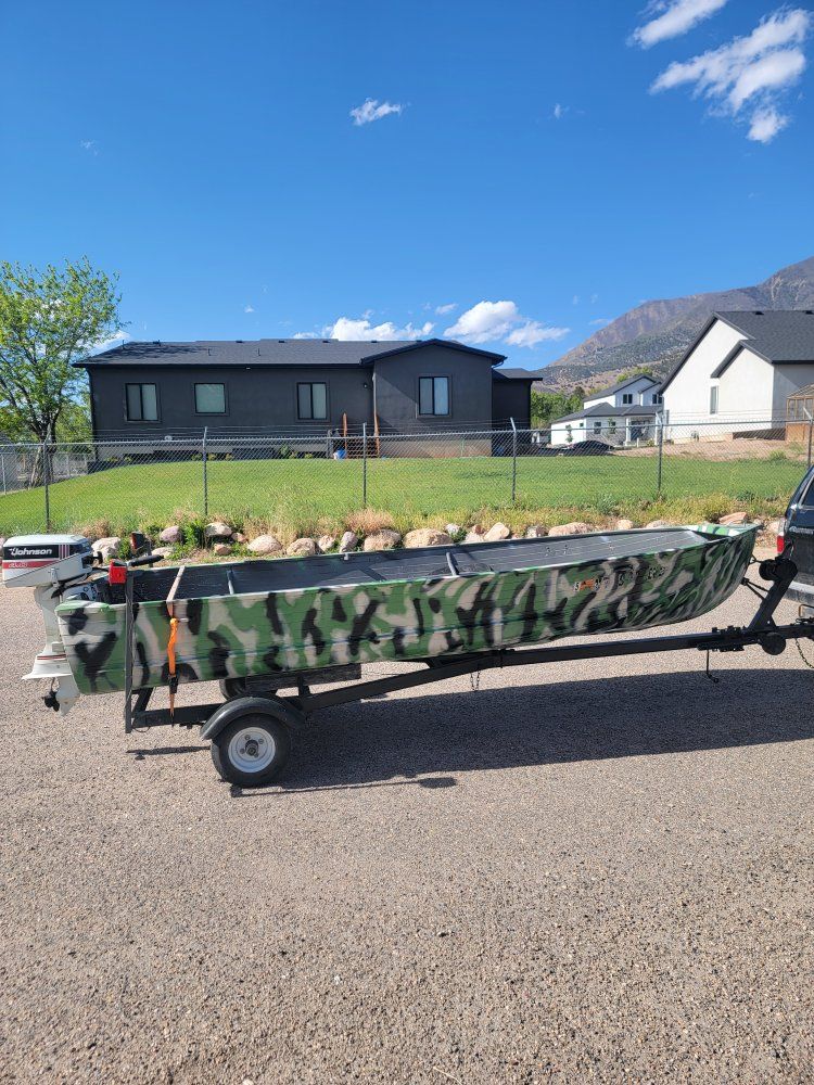 14 FT Aluminum Duck/ Fishing Boat