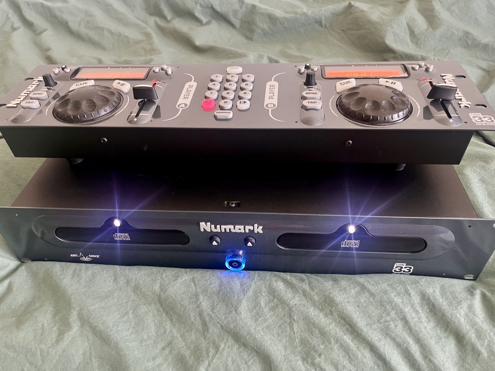 Numark CDN33 Pro Dual CD Player with Anti Shock $72 OBO