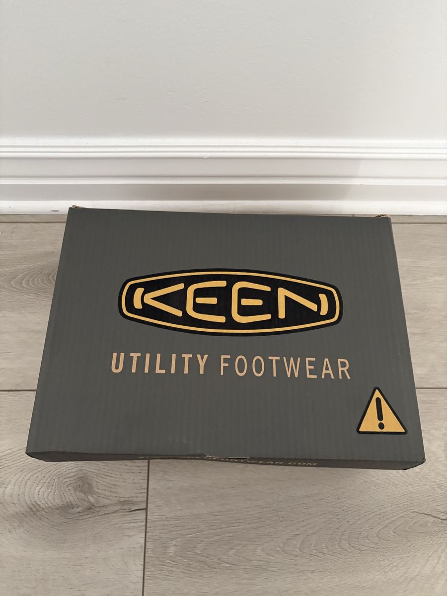 Steel Toe KEEN ( BRAND NEW )
