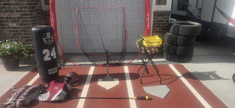 $250 OBO PowerNet Baseball  Practice Net with  Ball Caddy and Batting Tee, Turf batters box and older Mizuno catchers gear.