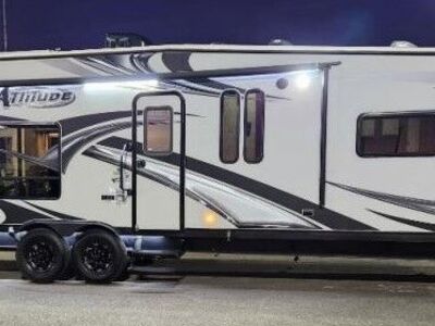 2017 Eclipse Attitude 28IBG