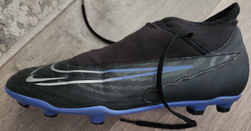 Nike Soccer Cleats Size 7.5