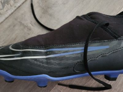 Nike Soccer Cleats Size 7.5