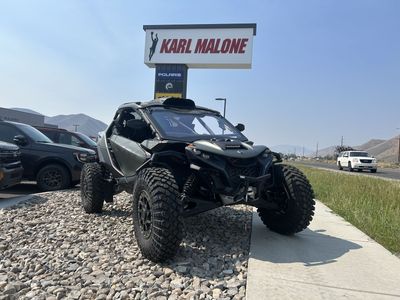 2026 Can-Am Maverick R X rc Green Satin - B01682