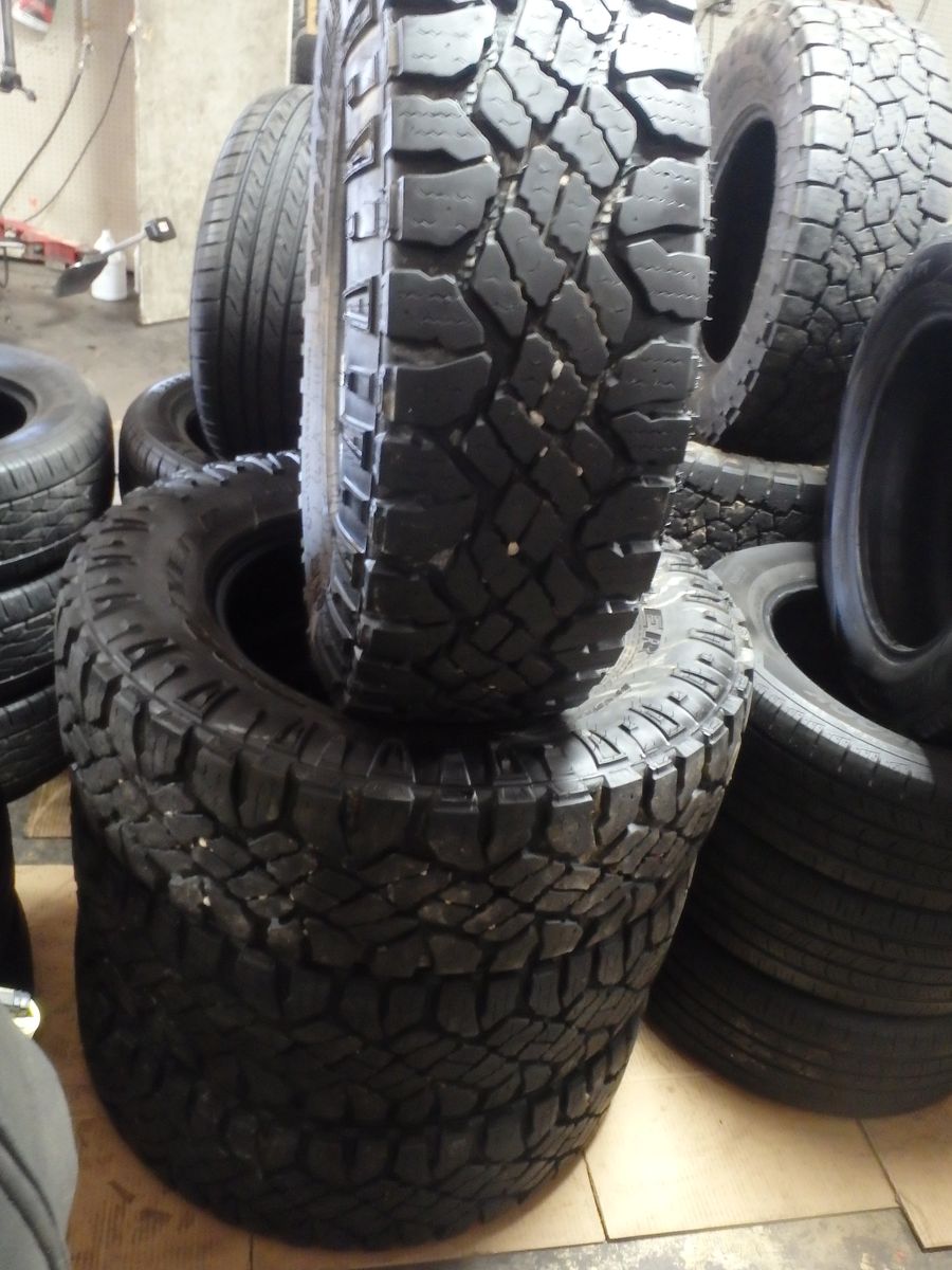 275/70R18 GOODYEAR WRANGLER DURATRAC SET OF USED TIRES