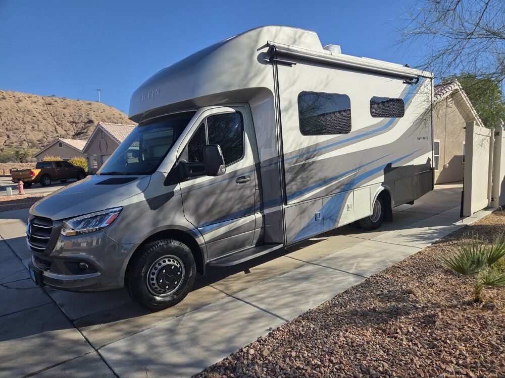 Wayfarer/Tiffin 25RW