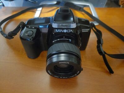 Minolta Maxxum 5000i 35mm Film Camera with. a Maxx