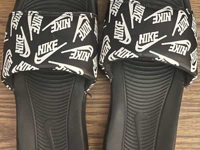 Nike slides