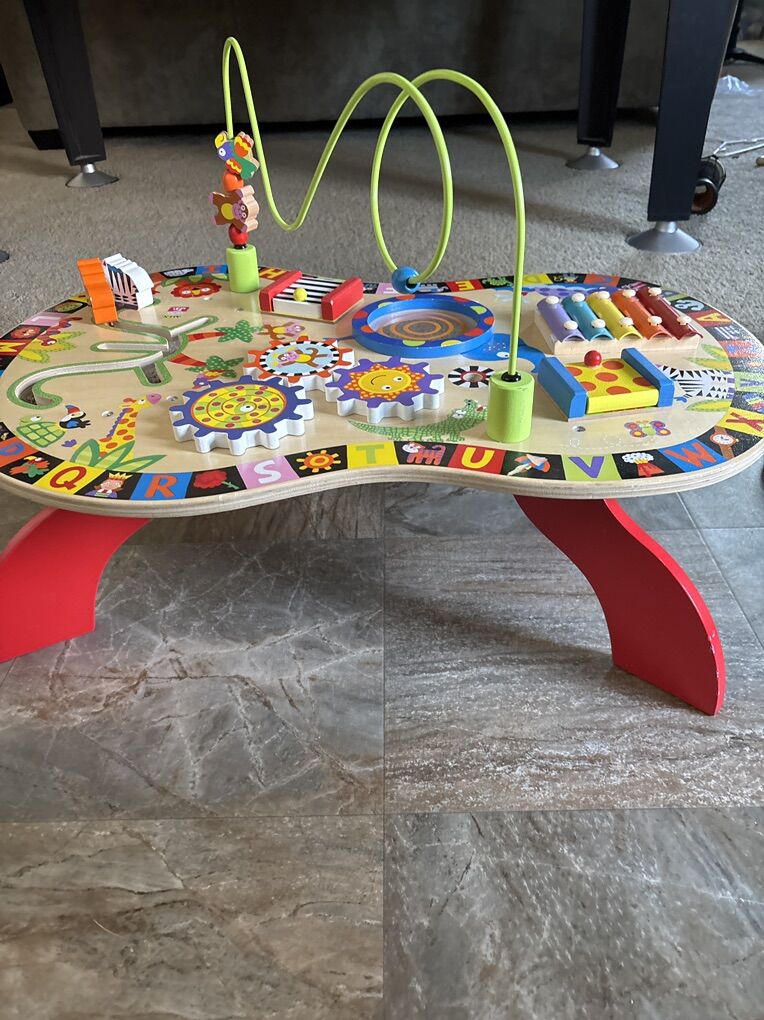 MONTESSORI WOODEN BUSY DESK