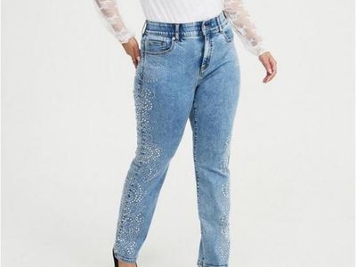Brand new Torrid Bedazzled Jeans 22R