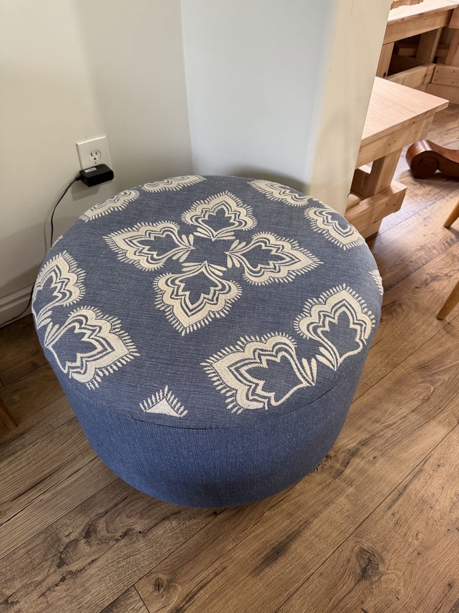 Round Blue & White Medallion Pattern Storage Ottoman Stool, 22" Diameter
