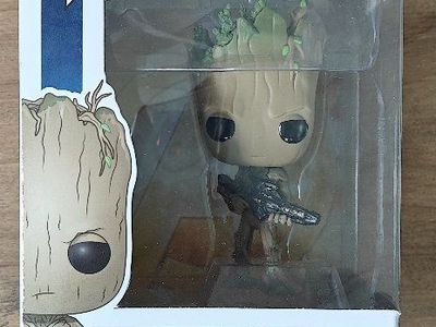 Funko Pop! Marvel Avengers Infinity War Groot #293 Vinyl Bobble-Head Figure