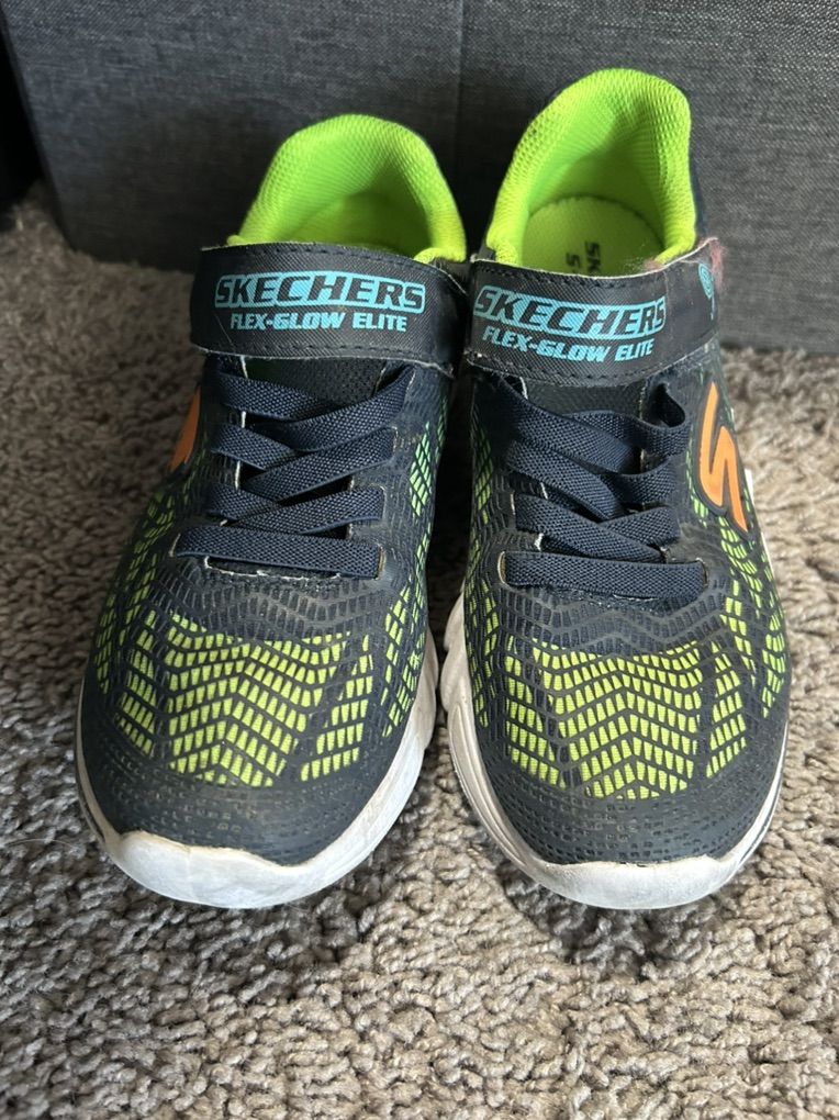 Sketchers Shoes