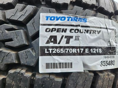 265/70r17 toyo open country at lll