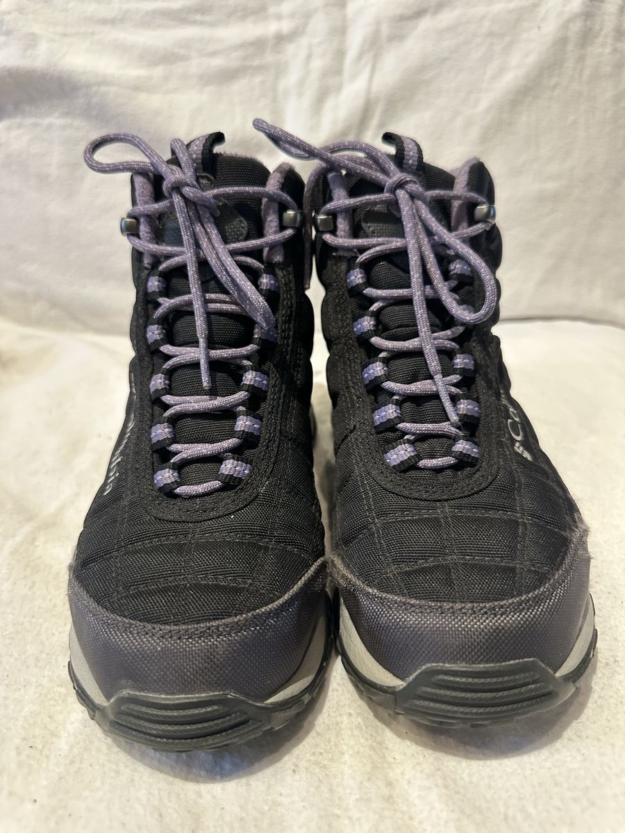 Columbia womens  6.5 black/purple WP hiking boots