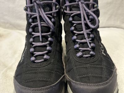 Columbia womens 6.5 black/purple WP hiking boots