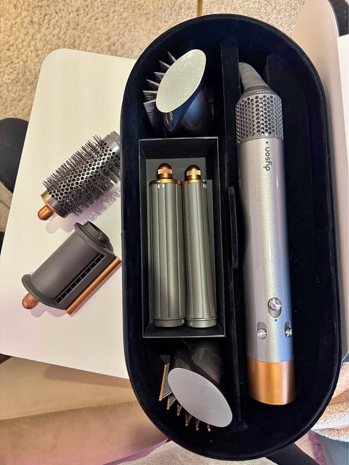 Dyson airwrap