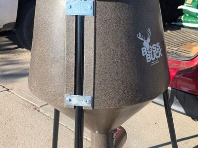 New Boss Buck 200# Gravity Feeder - Sealed Box (Adjustable Height for Farm/Poultry)