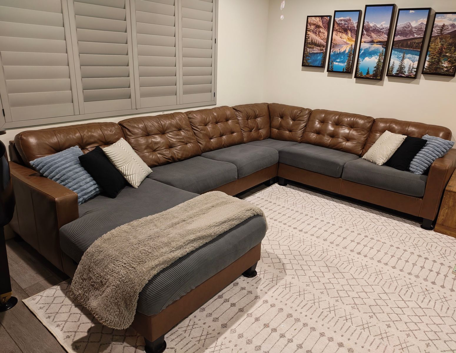 12' x 9' Brown Leather Sectional w/ 6' Chaise