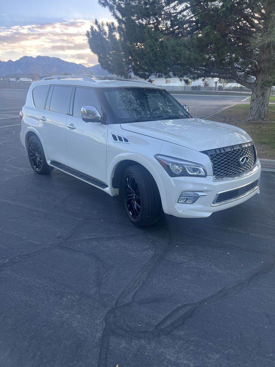 2017 Infiniti QX80 Sport