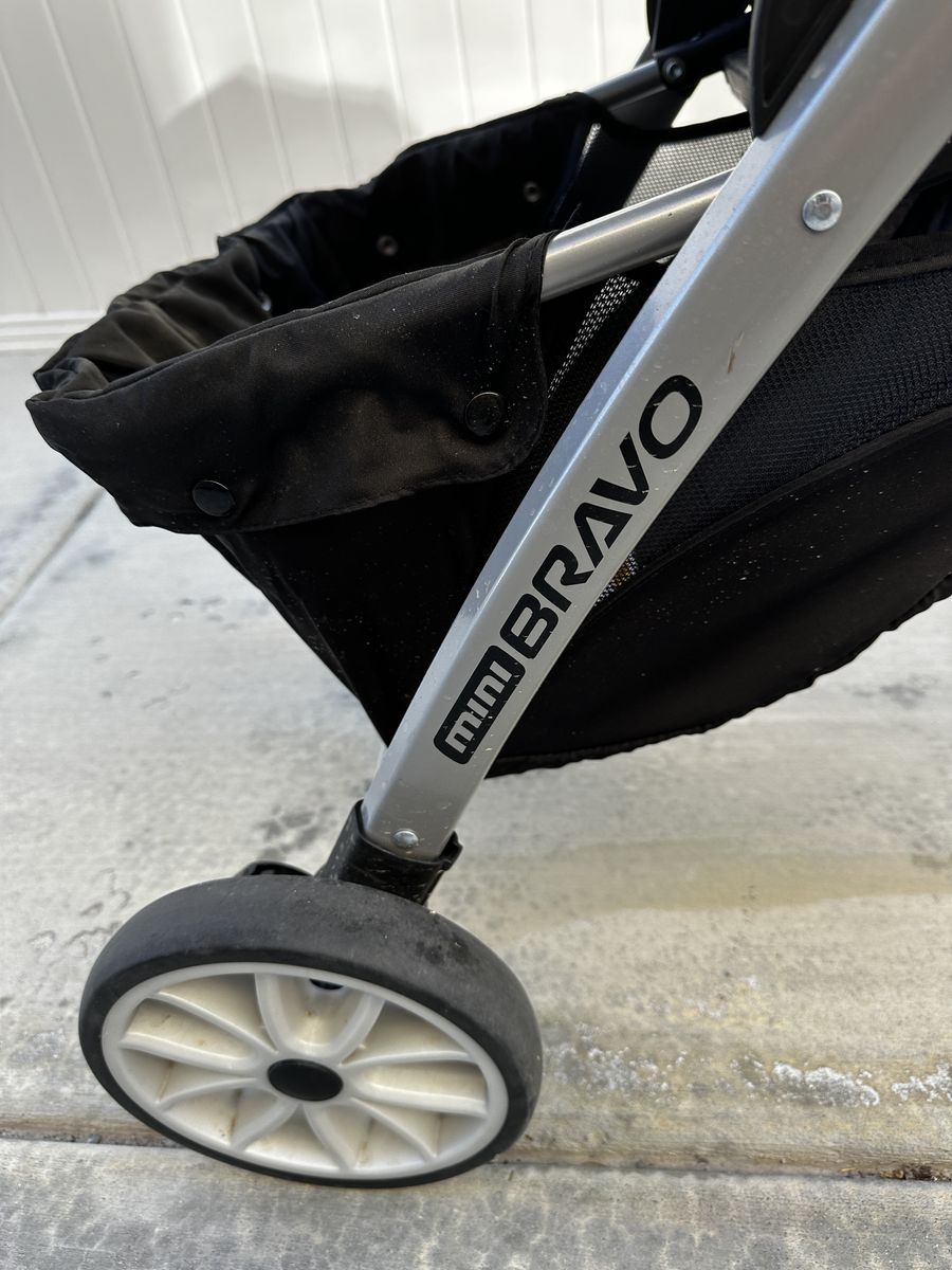 Chicco Bravo Stroller – Like New Condition!