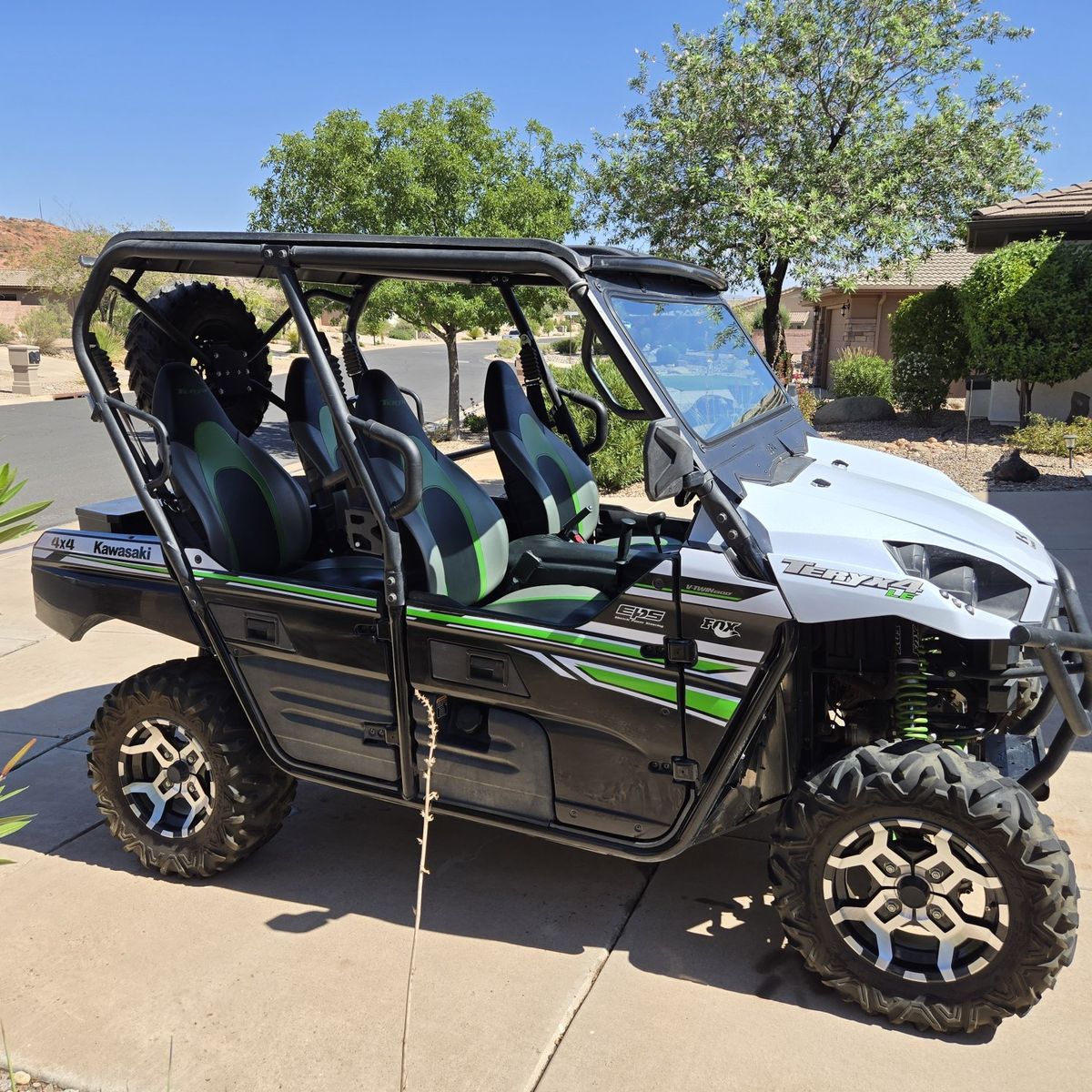 2017 Kawasaki KRT800G Teryx 4