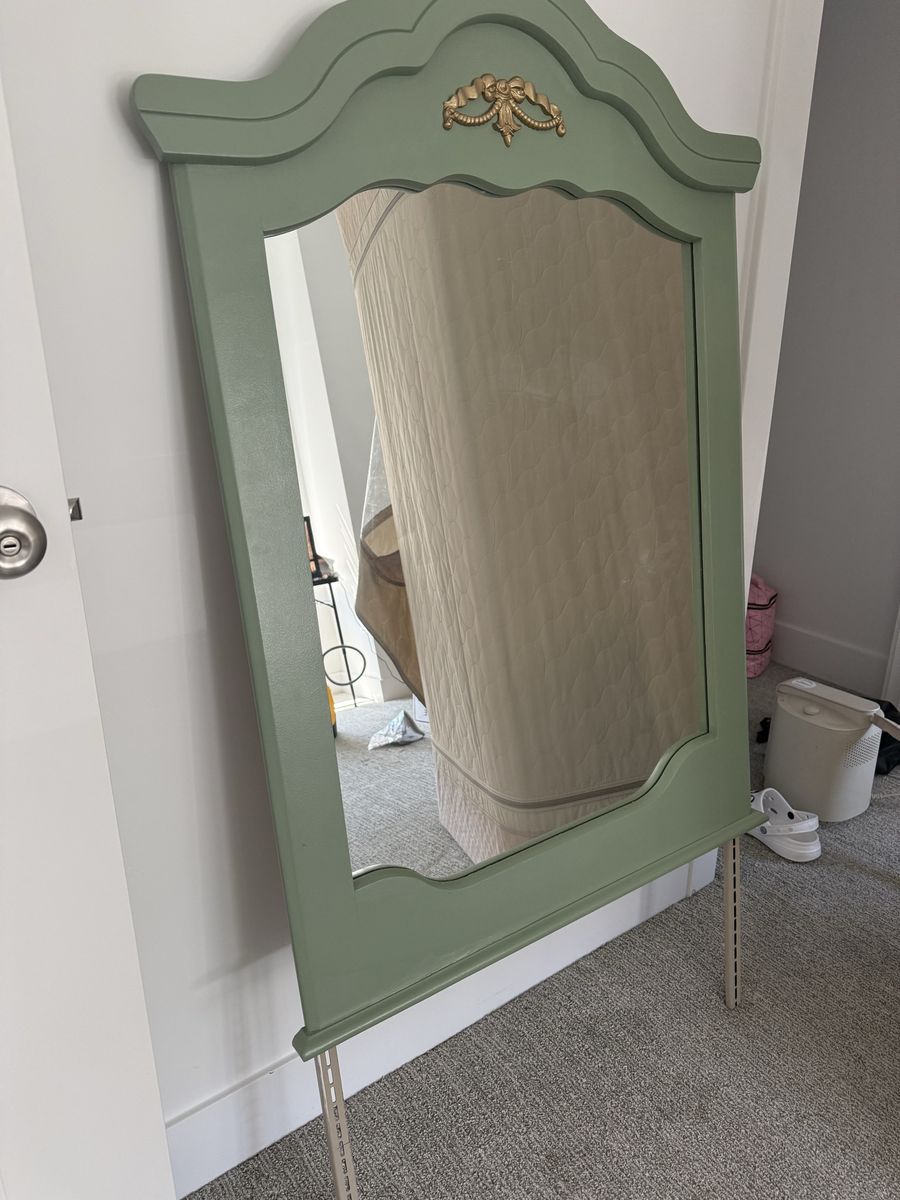 Main image 4