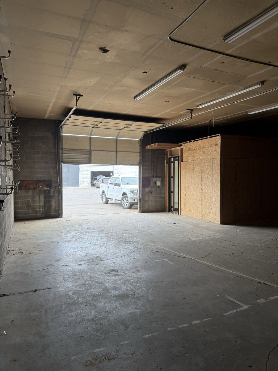 Main image 6