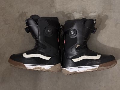 Capita DOA 164 Snowboard with Boots, Jacket, Bibs, Helmet, and Goggles