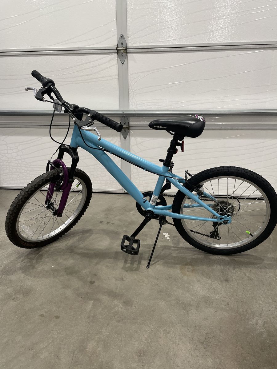 Mongoose Fuzion 20-inch Kid's Mountain Bike - Light Blue, Kickstand, 7-Speed