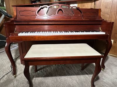 Samick console piano