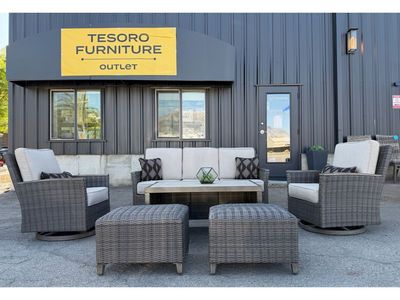 WICKER PATIO SET WE OFFER DELIVERY