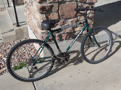 Mongoose Stormer Mountain Bike - 21 Speed