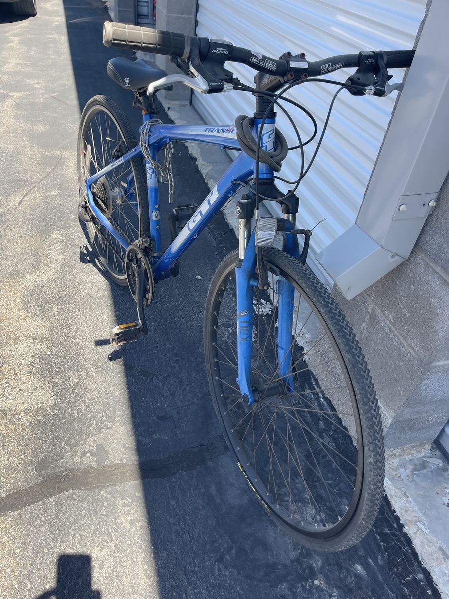 GT Transeo Blue Hybrid Bicycle - Size Medium