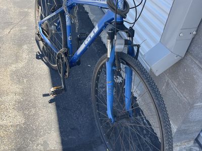 GT Transeo Blue Hybrid Bicycle - Size Medium