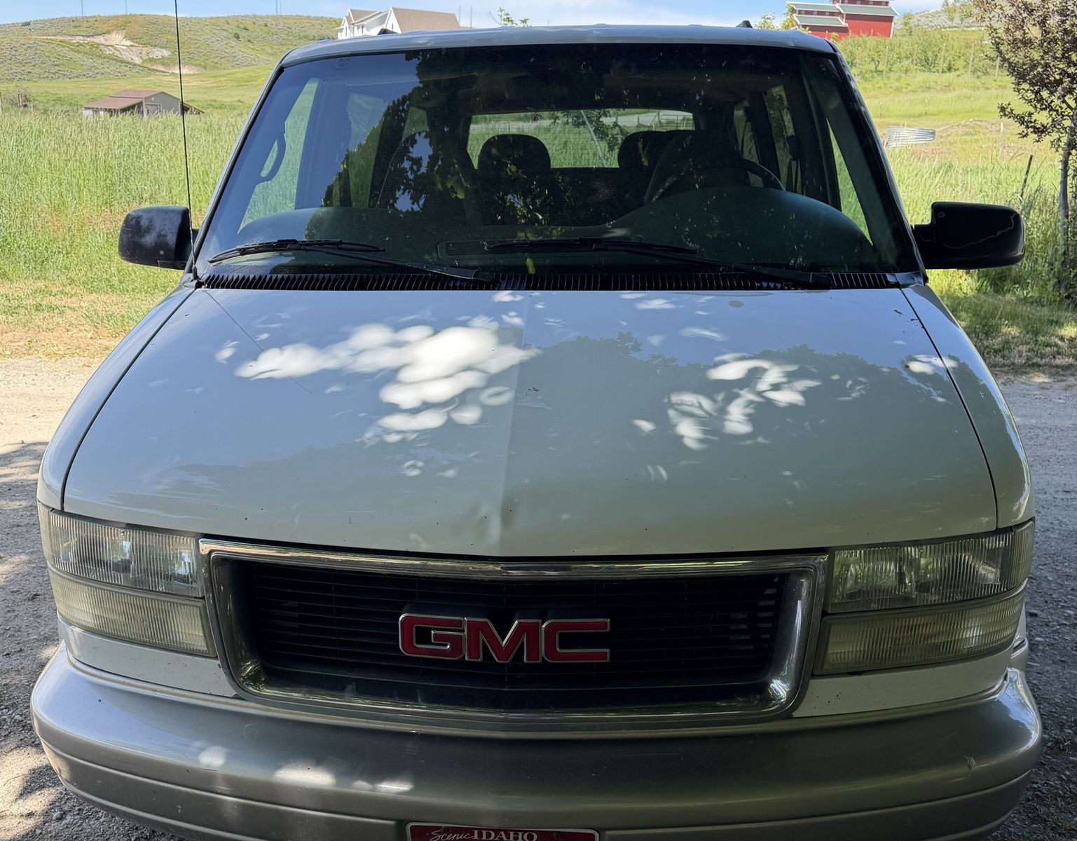 2002 GMC Safari Base