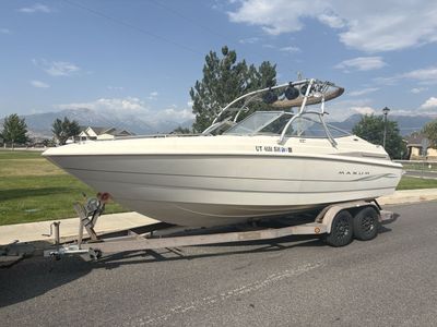 2000 maxum 27ft 8.1L boat