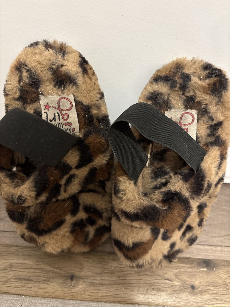 Olivia Miller Girl Leopard Print Faux Fur Slingback Slippers Size 1