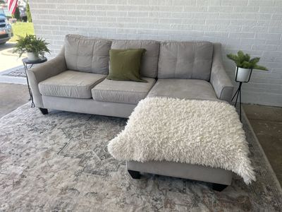 Sectional/ chaise couch