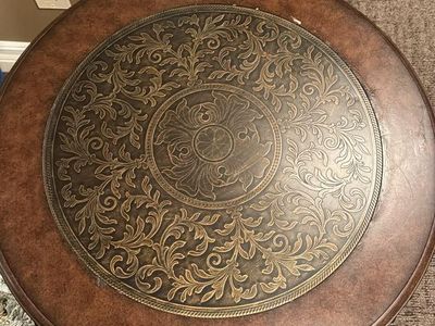 Beautiful Ornate Table 25x25