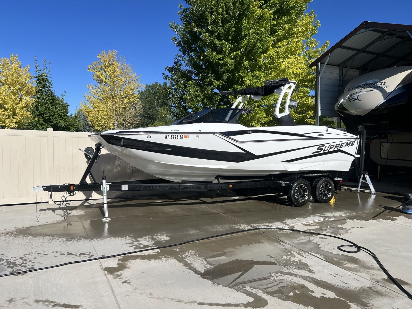2019 Supreme ZS232 Wakeboard Boat with Trailer - White & Black, Excellent Condition