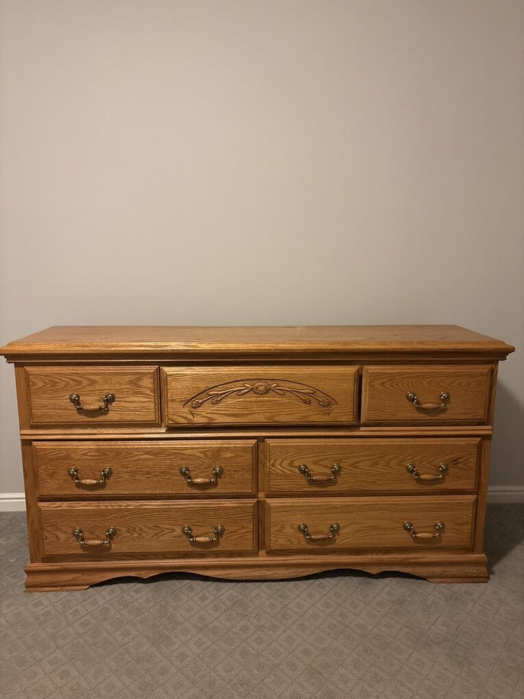 Vintage Chest Of Drawers/Dresser