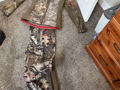 Mossy Oak Women's Camo Hunting Jacket & Pants Set - Size Medium, Lightweight, Insulated Size small jack Medium paints