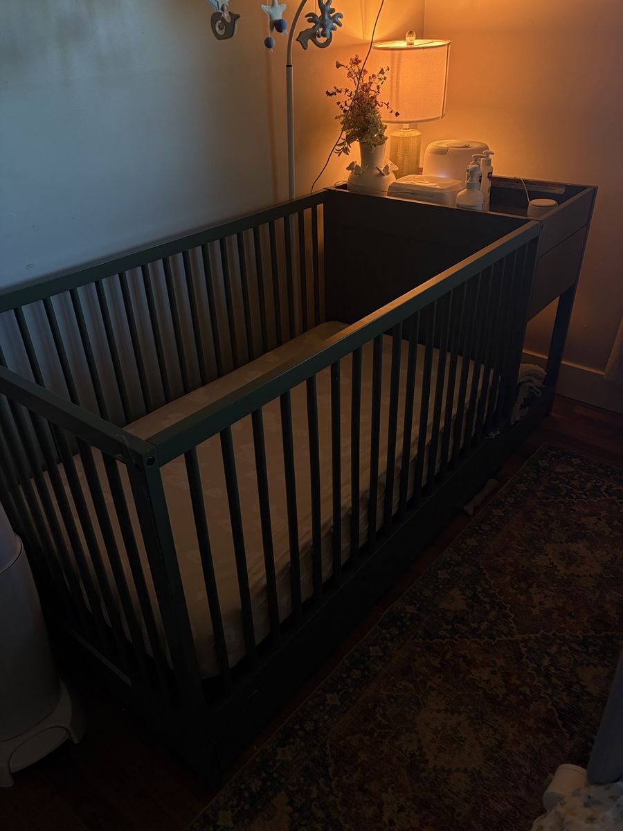 Baby Crib + Changing Table Combo (Excellent Condition)