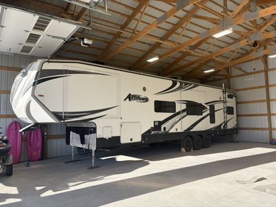 2017 Attitude Toyhauler trailer 38CRSG