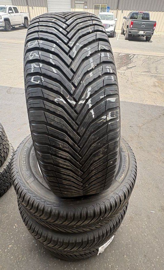 MICHELIN CROSSCLIMATE 2 235/65R17 - SET OF 4 - 90% TREAD