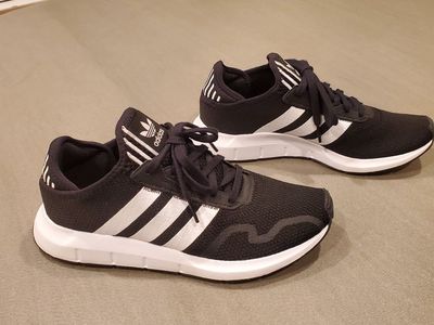 Adidas mens Running shoes size 7