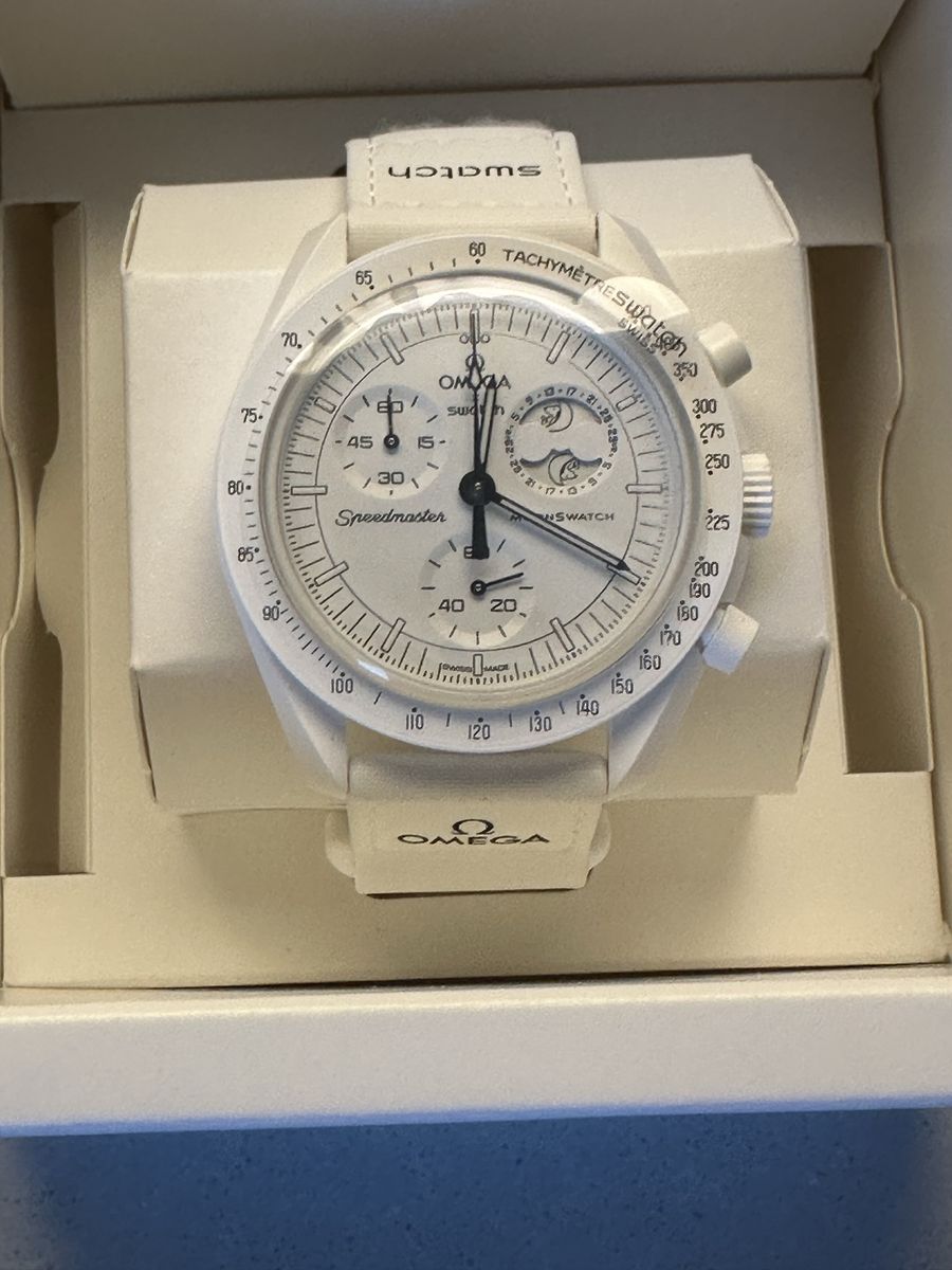 Omega MoonSwatch Snoopy
