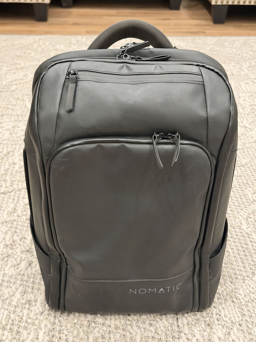 Nomatic 20 Liter Travel Backpack Black Durable Water-Resistant Everyday Carry Bag