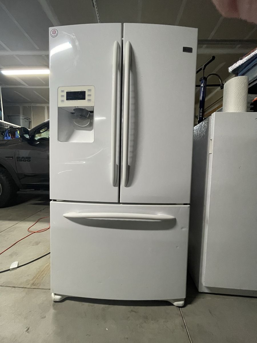 GE Profile Refrigerator/Freezer 25.8 cubic feet